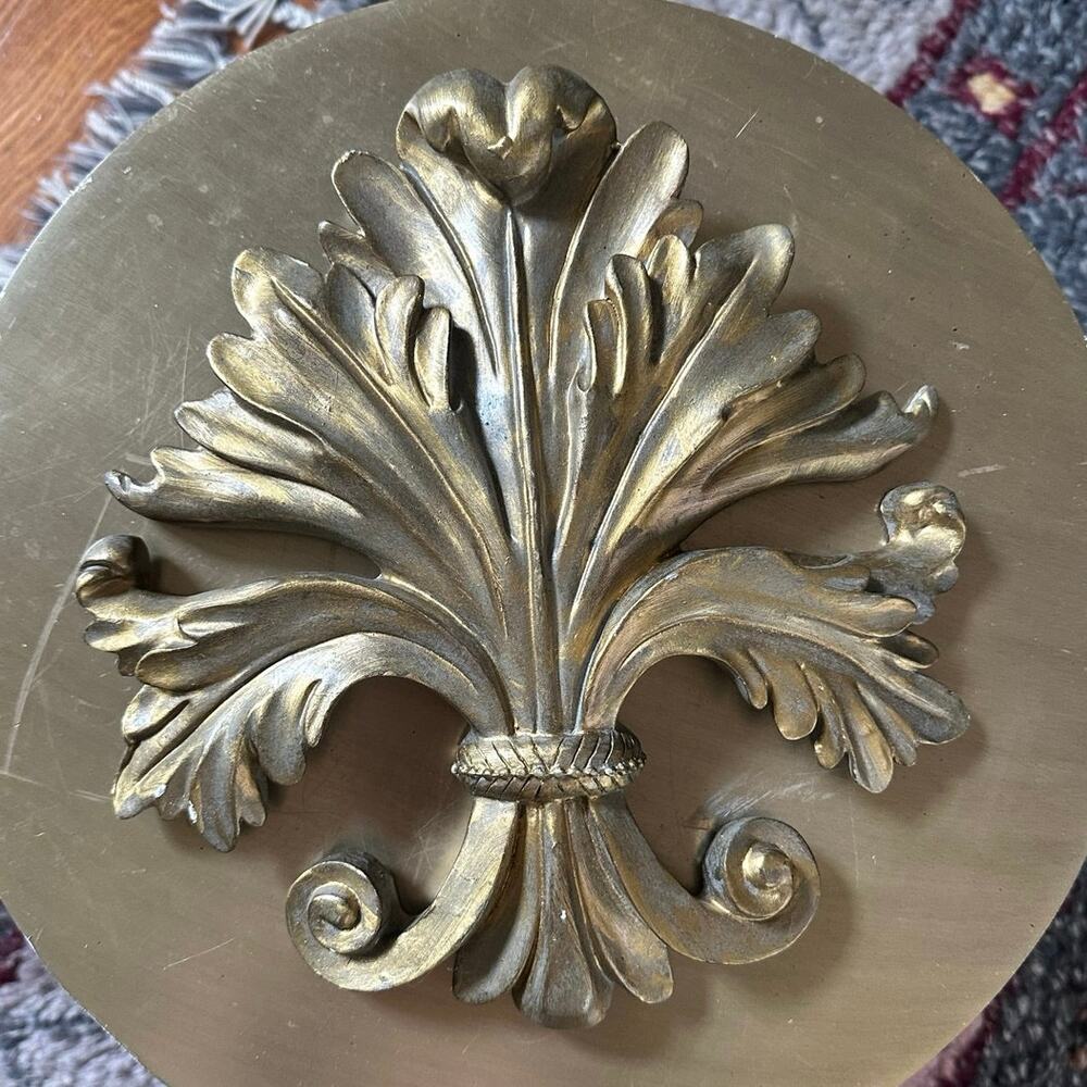 Fleur de lis wall decor plaque ornate resin Gray
10x10”